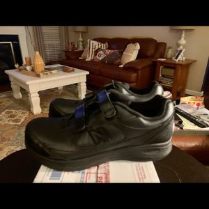 NWOB New Balance Women's 577 V1 Hook and Loop Walking Shoe Size 7 W